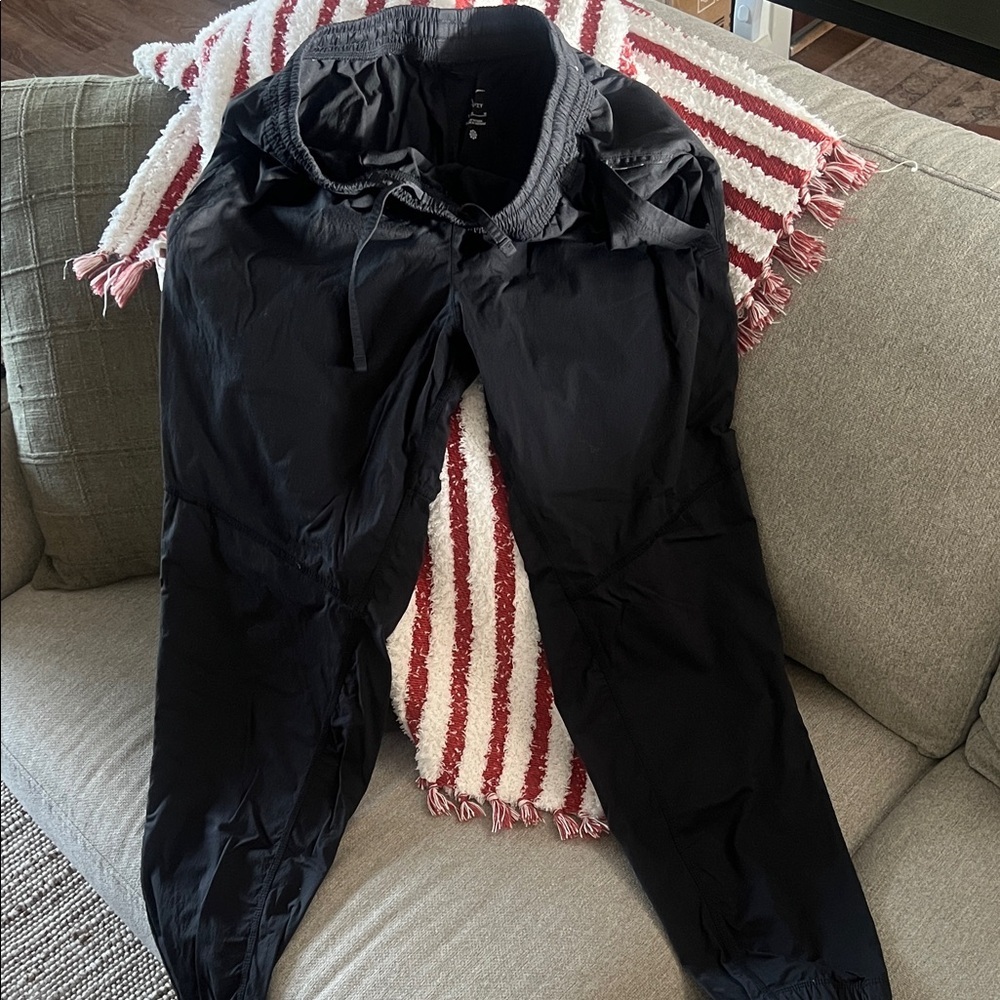 NWOT Nike Yoga Joggers​​